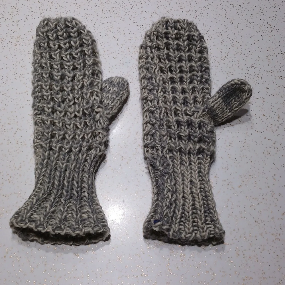 Madison 88 crochet gloves